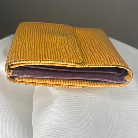 LOUIS VUITTON | Epi Leather Wallet-Coin Purse | Yellow | 4.25” x 4” - Picture 6 of 13